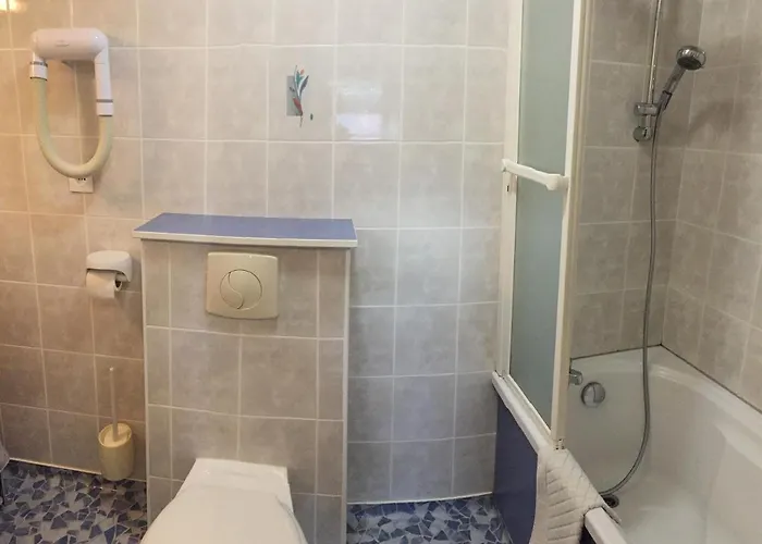 Restaurant Au Coucou Hotel *